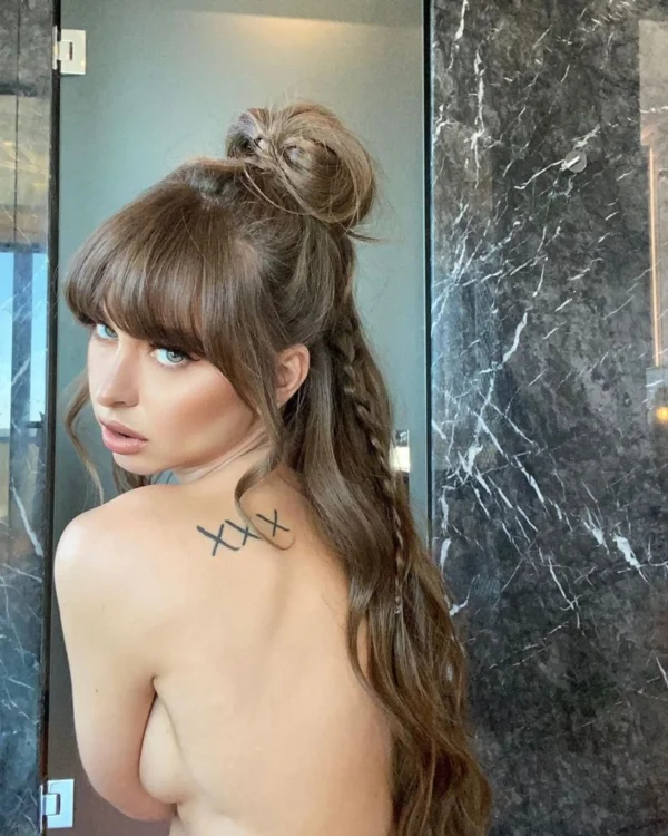 0606 Riley Reid Hot Shots 0.jpg