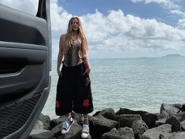 Karol G Hot Shots 16