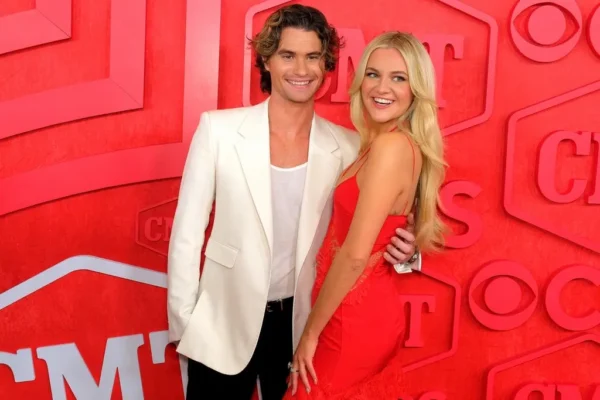 Kelsea Ballerini and Chase Stokes Together 1