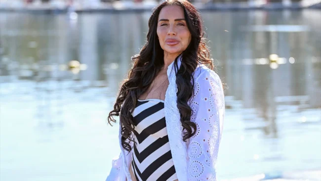 Taja Abitbol Stuns In Sexy Stripe Swimwear