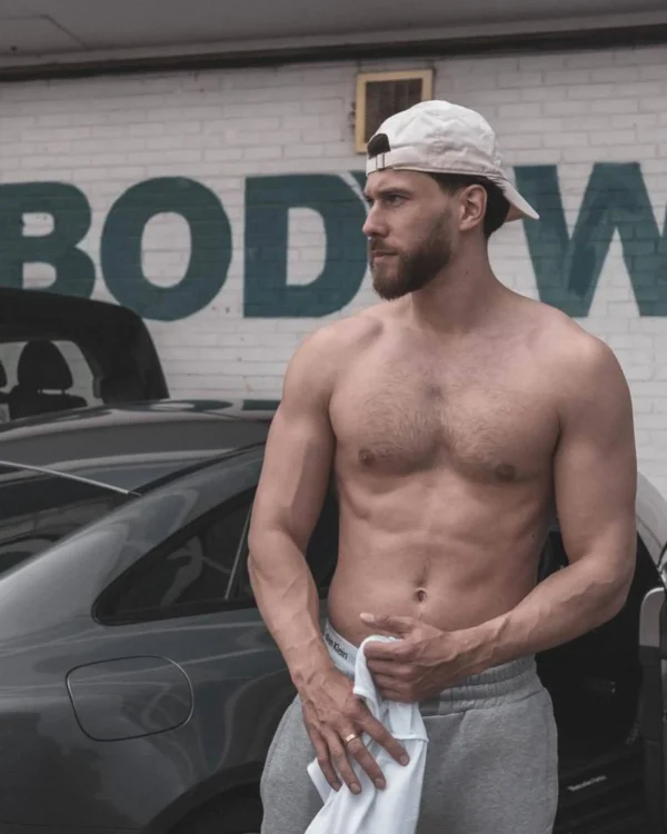 Jack Fowler Hot Shots Photos 11.jpg